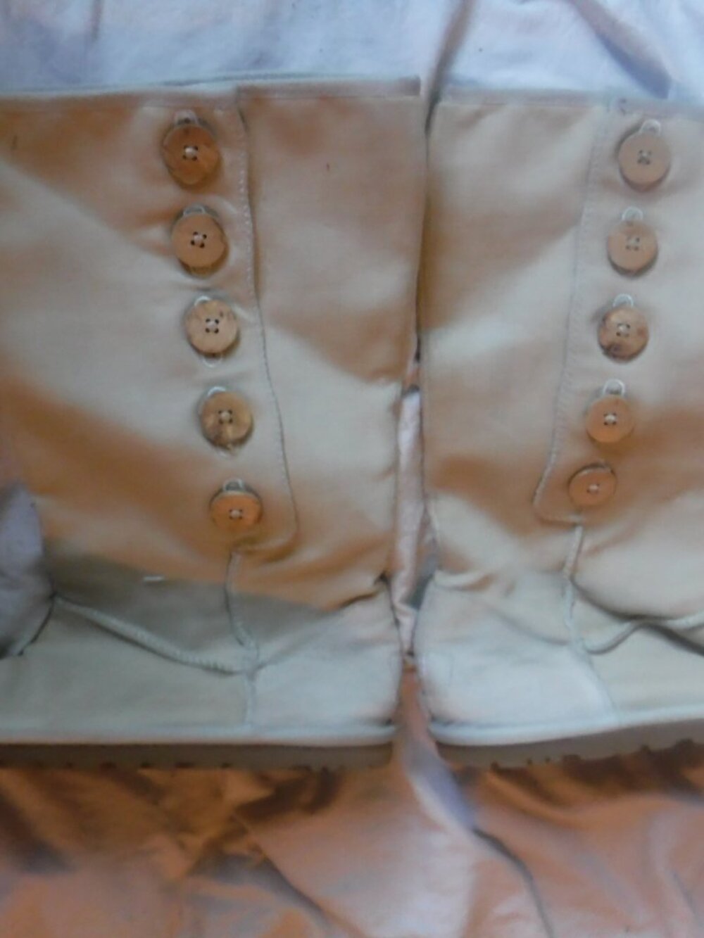 Uggs Beige Boots Womens Size 6 Pre OWned